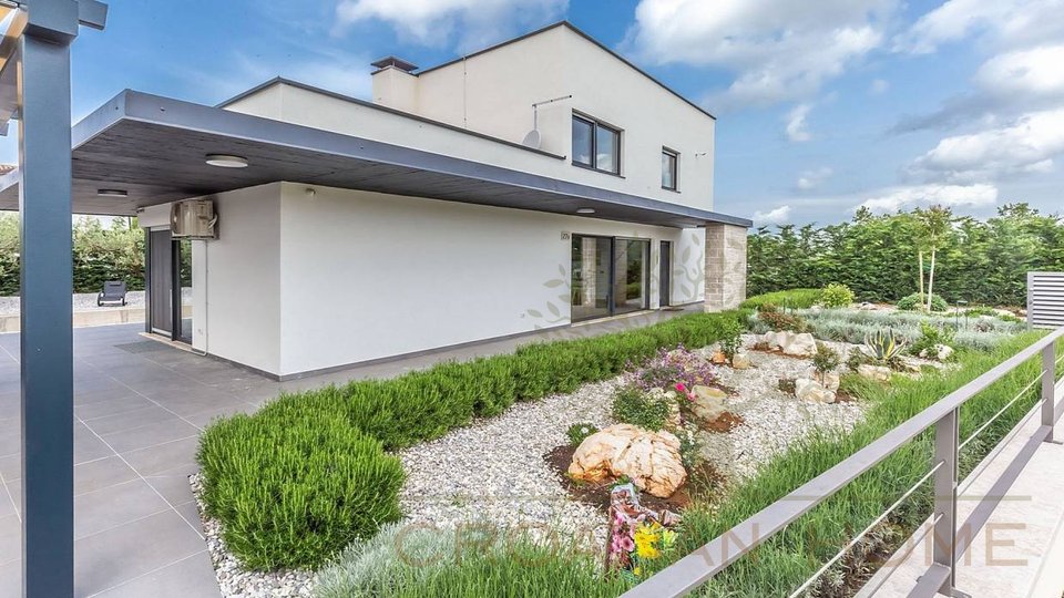 House, 250 m2, For Sale, Višnjan