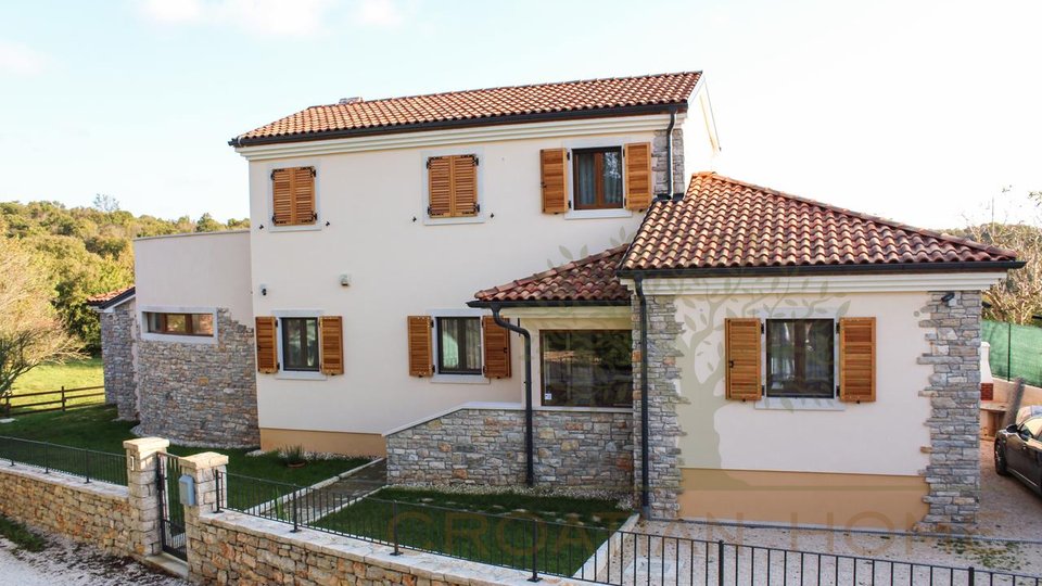 House, 398 m2, For Sale, Žminj