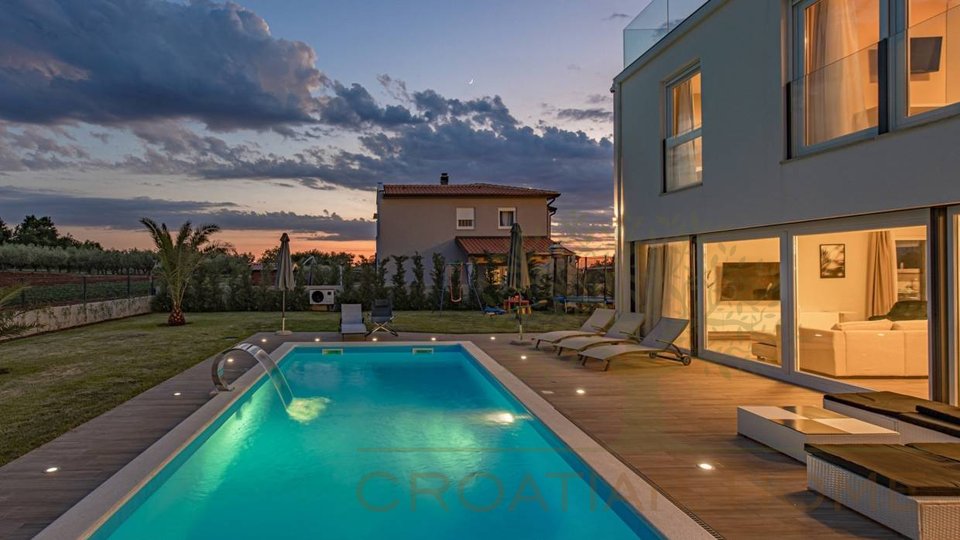 Voll ausgestattete Villa mit Pool, Fitnessraum und 6 Schlafzimmer