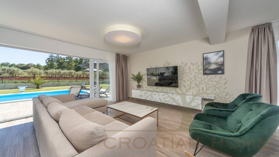 House, 261 m2, For Sale, Poreč