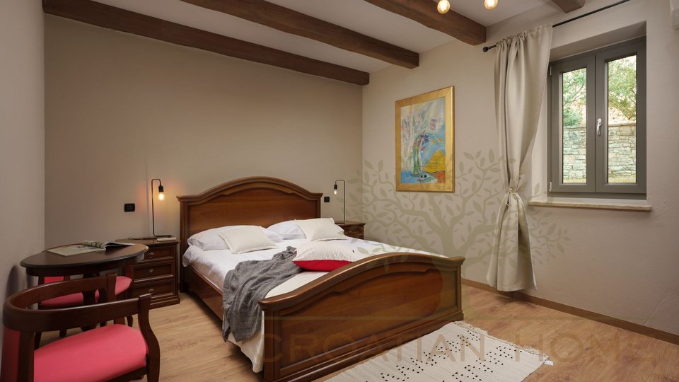 Истрийская вилла с 4 спальнями и бассейном на участке площадью 1800 м².