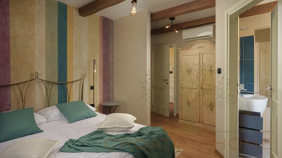 Istrische Villa mit 4 Schlafzimmer und Pool auf 1800 m2 Grundstück
