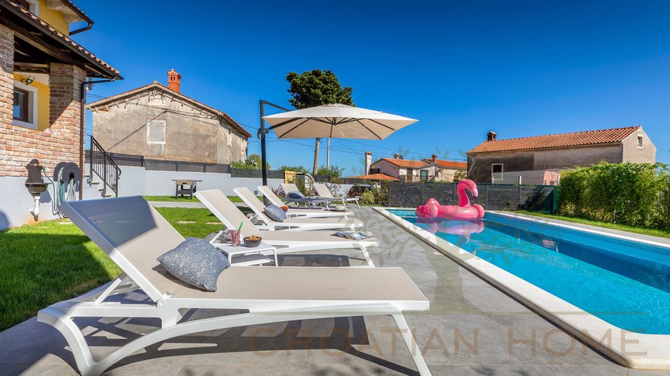 Einfamilienhaus mit Pool im mediterranen Stil in sehr guter Lage - nur 5 km zum Meer!