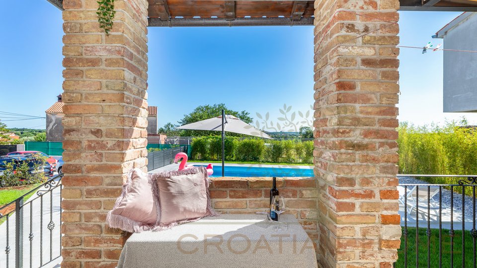 Einfamilienhaus mit Pool im mediterranen Stil in sehr guter Lage - nur 5 km zum Meer!