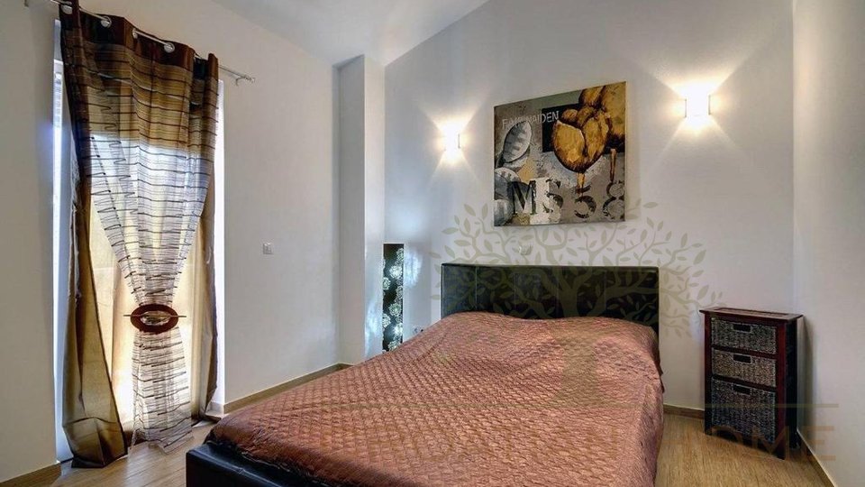 House, 220 m2, For Sale, Rovinjsko Selo