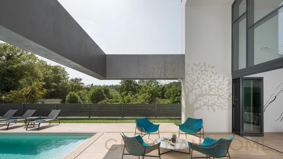 Luxus Villa mit hochwertiger Austattung und 50 m2 beheiztem Salzwasser-Pool