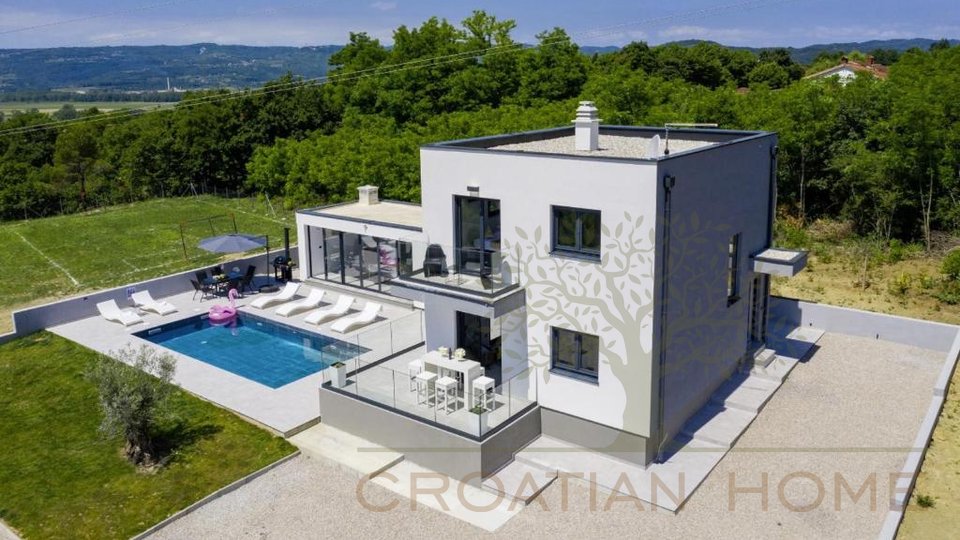 Moderne Villa mit Pool und Panoramablick
