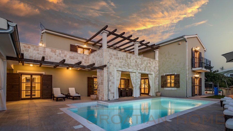 Villa mit Pool komplett ausgestattet - ideal auch zur Vermietung