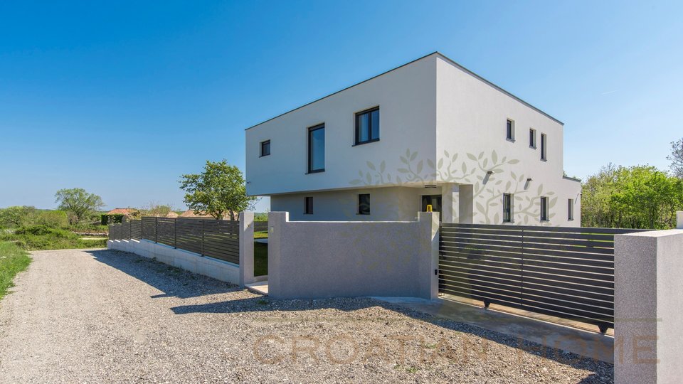 House, 180 m2, For Sale, Marčana