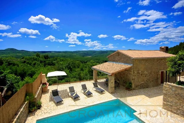 Istrisches Steinhaus mit Pool und wunderschönem Panoramablick