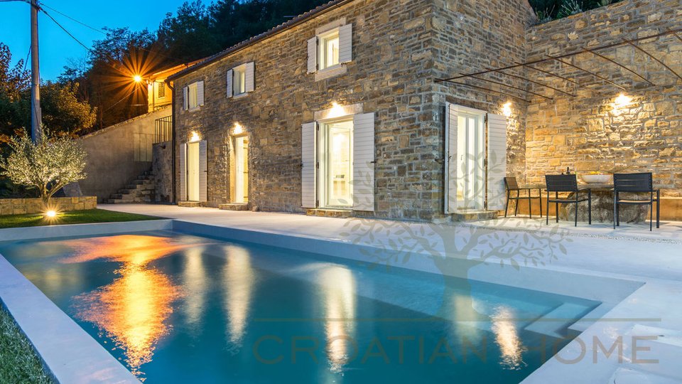 Kernsaniertes design Steinhaus mit Pool und Heizung in wunderschöner Lage