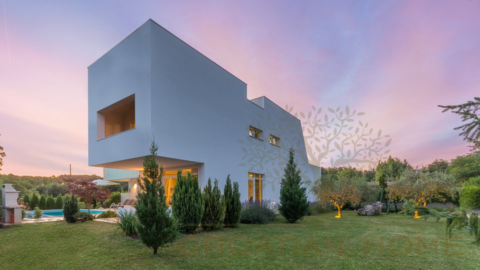 House, 350 m2, For Sale, Žminj