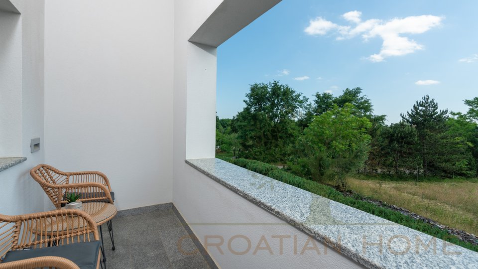 House, 350 m2, For Sale, Žminj