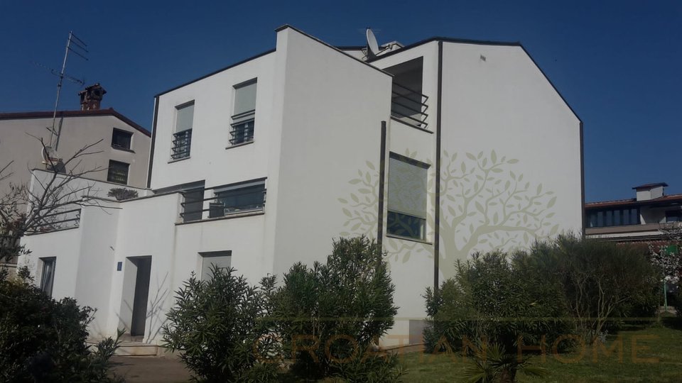 House, 340 m2, For Sale, Pula - Štinjan