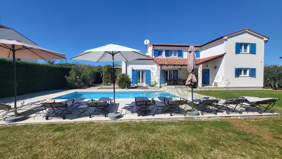 Mediterrane Villa mit 30 m2 beheiztem Pool Nahe am Meer jedoch komplette Privatsphäre