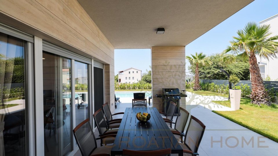 Luksuzna komforna vila sa bazenom u Ninu nadomak plaže i svih potrebnih sadržaja