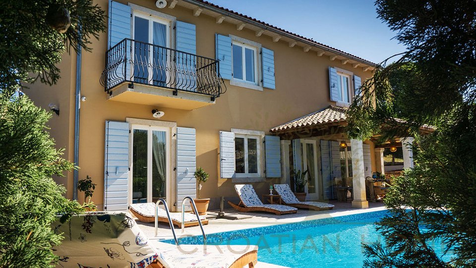 Wunderschöne mediterrane Villa mit beheiztem Pool in ruhiger Lage Nahe an allen Annehmlichkeiten
