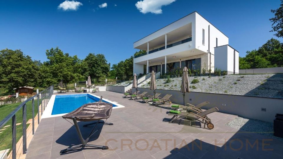 Voll ausgestattete Villa mit Traumausblick, Pool mit Gegentromschwimmen und Solarkolektoren für Warmwassser