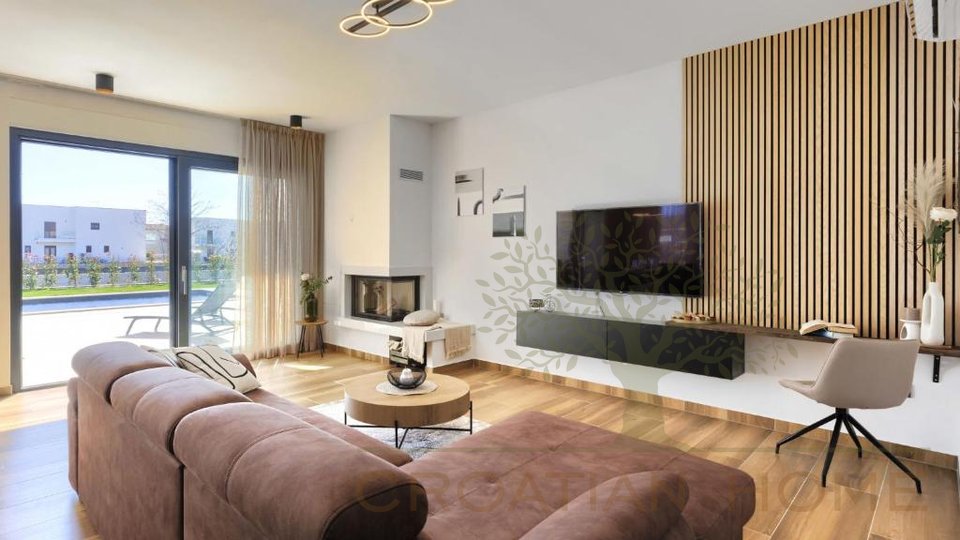 Moderne Villa mit Pool, Sauna, Jacuzzi, Fussbodenheizung und Smart-House-System