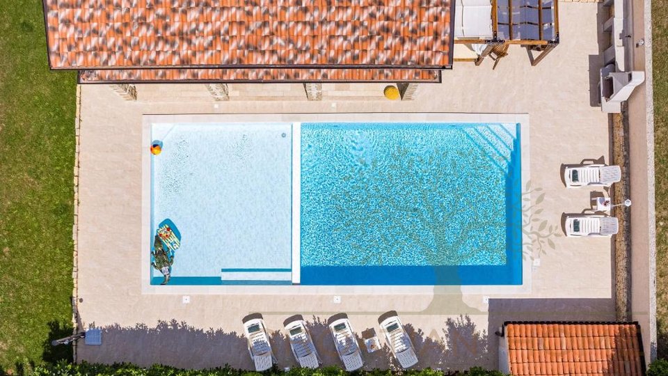 Ferienimmobilie mit 80 m2 Pool