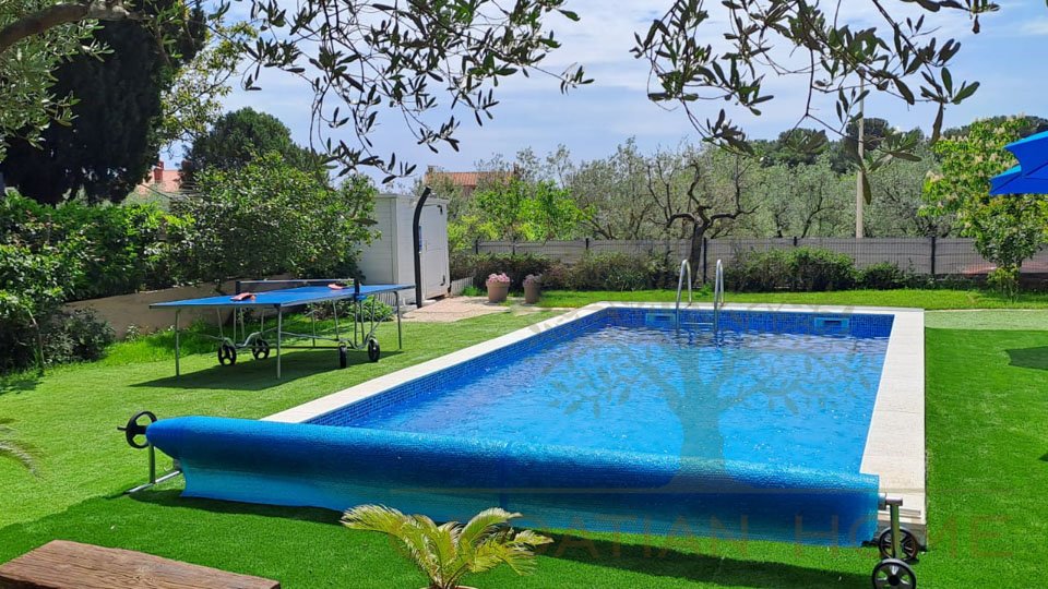 Kuća sa bazenom samo 5 minuta od mora u prekrasnoj Fažani