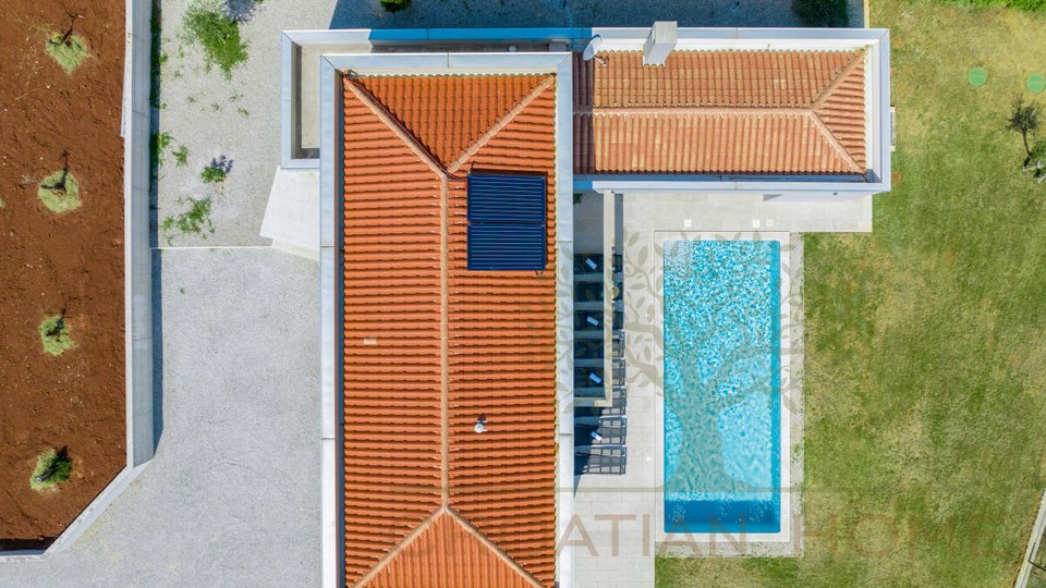 Villa mit Pool, Sauna und zusätzlichen 700 m2 Bauland