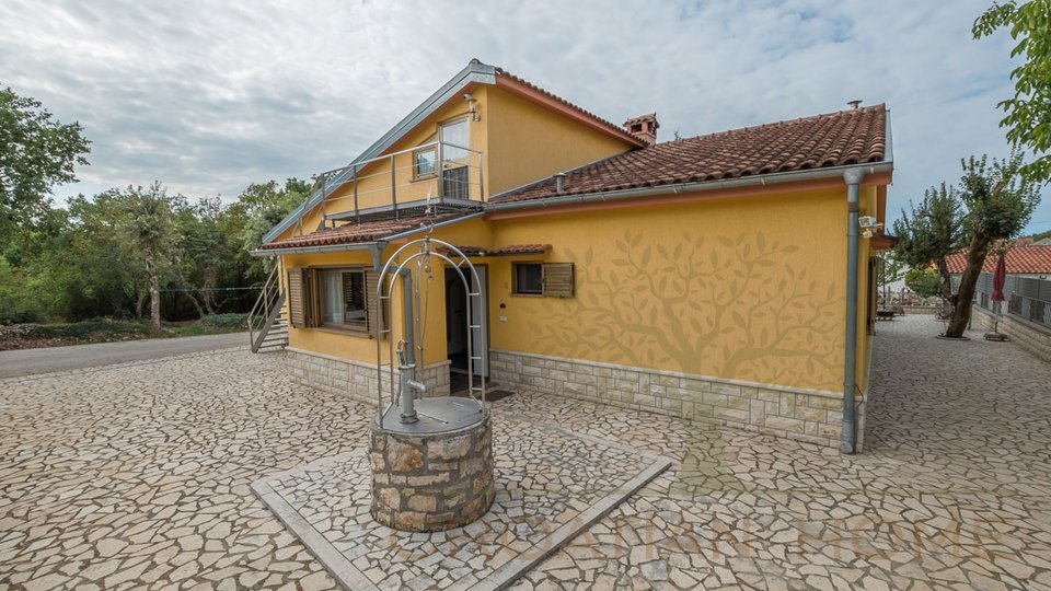 House, 171 m2, For Sale, Poreč