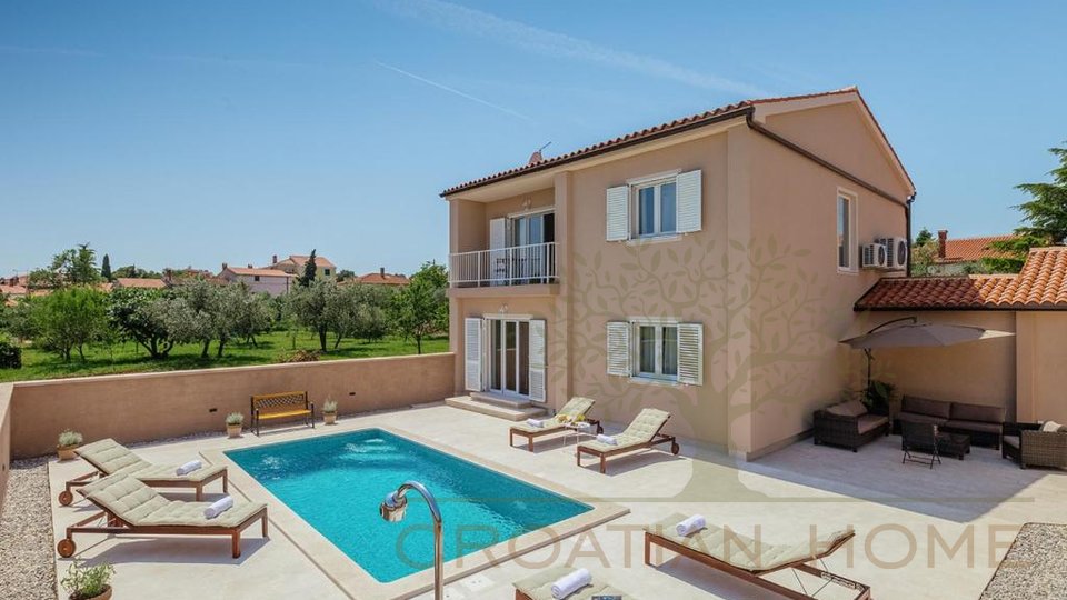 Mediterrane grosszugige Villa mit Pool und Barbecue-Haus
