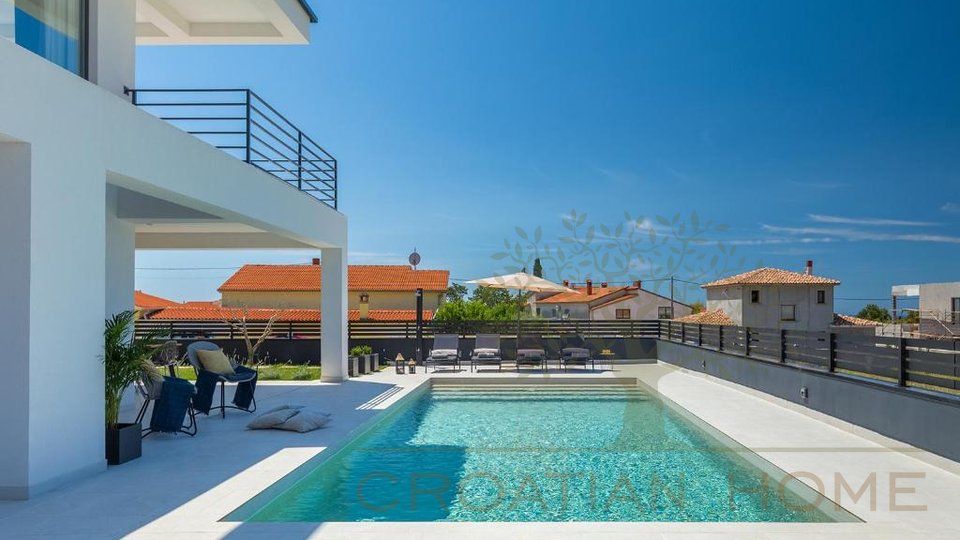 Villa mit Pool, Barbecue-Haus und Meerblick