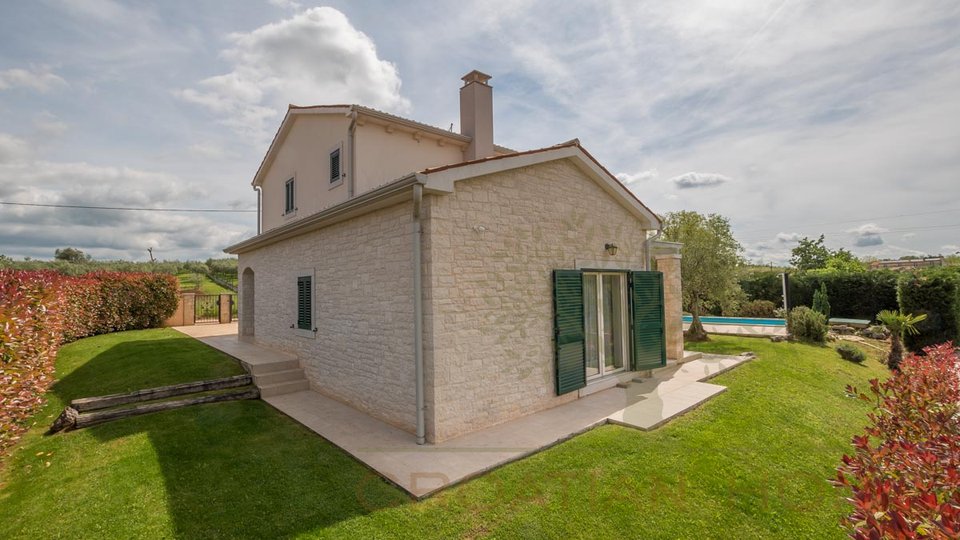 House, 130 m2, For Sale, Poreč
