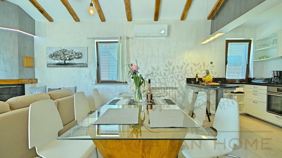 House, 203 m2, For Sale, Novigrad