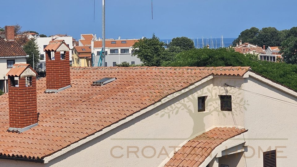 Dreizimmer Wohnung nur 500 m vom Meer mit grosser Terasse, Meerblick und Carport