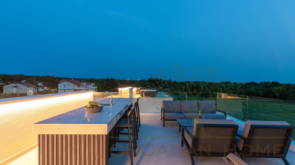 Kuća, 270 m2, Prodaja, Poreč