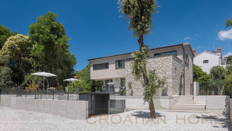 Komplett ausgesattete Villa mit Pool in Porec nahe zum schönsten Strand der Stadt