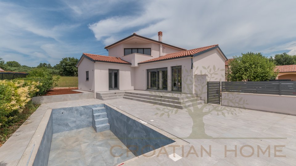 Moderne neuwertige Villa mit Pool in schöner ruhigen Lage bei Porec