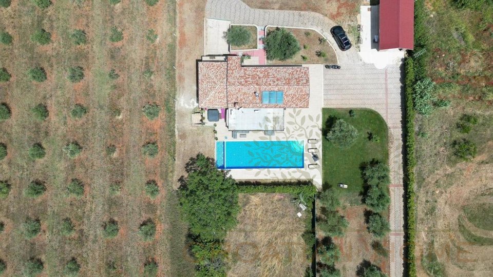 House, 200 m2, For Sale, Novigrad