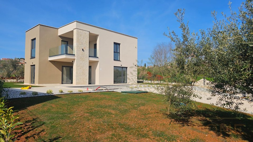 Moderne Neubau Villa mit Pool und Fussbodenheizung und Meerblick!