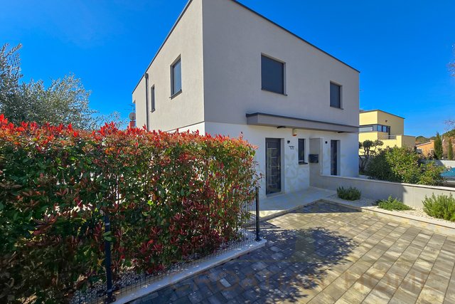 House, 103 m2, For Sale, Poreč