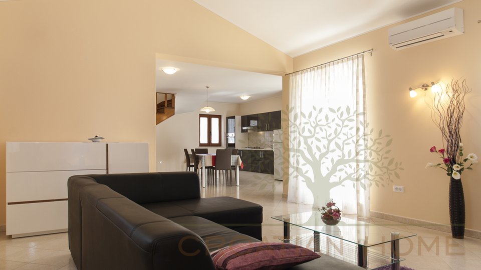 House, 140 m2, For Sale, Poreč