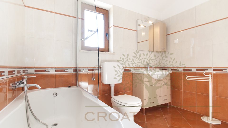 House, 140 m2, For Sale, Poreč