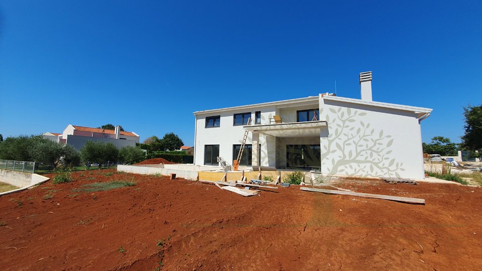 Mediterrane Villa mit Pool nur 7 km vom Meer in ruhiger Lage am Rande der Ortschaft