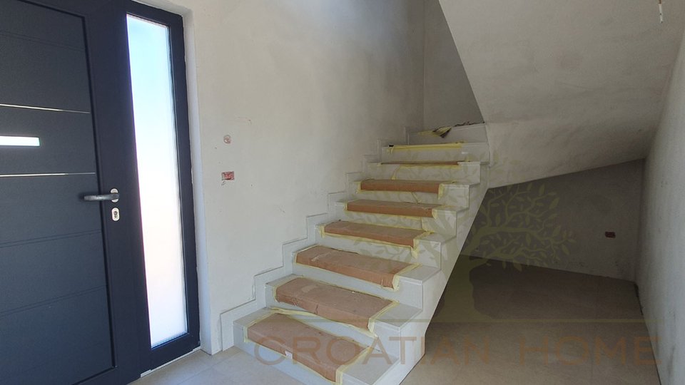 Mediterrane Villa mit Pool nur 7 km vom Meer in ruhiger Lage am Rande der Ortschaft