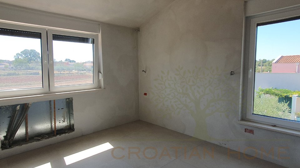 Mediterrane Villa mit Pool nur 7 km vom Meer in ruhiger Lage am Rande der Ortschaft