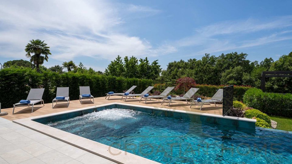 House, 290 m2, For Sale, Poreč