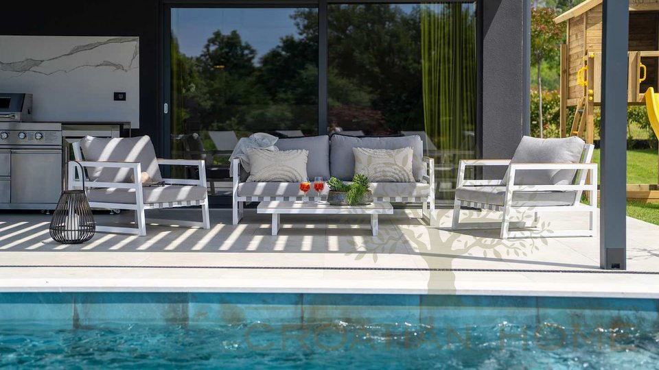 House, 290 m2, For Sale, Poreč