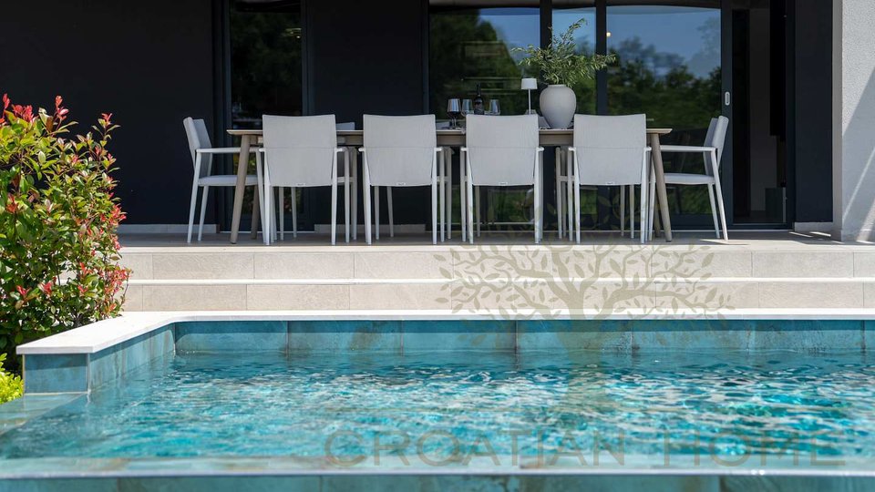 House, 290 m2, For Sale, Poreč