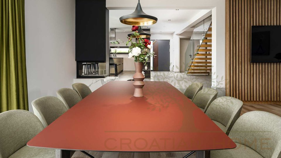 House, 290 m2, For Sale, Poreč
