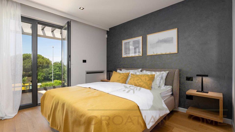 House, 290 m2, For Sale, Poreč