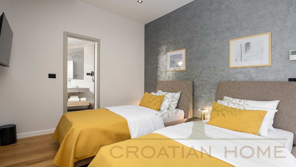 House, 290 m2, For Sale, Poreč