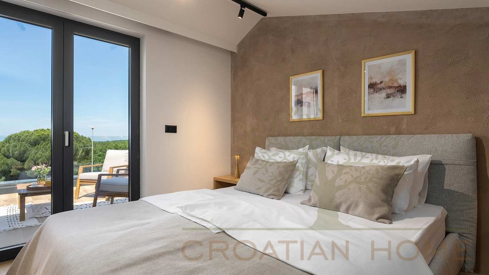 House, 290 m2, For Sale, Poreč